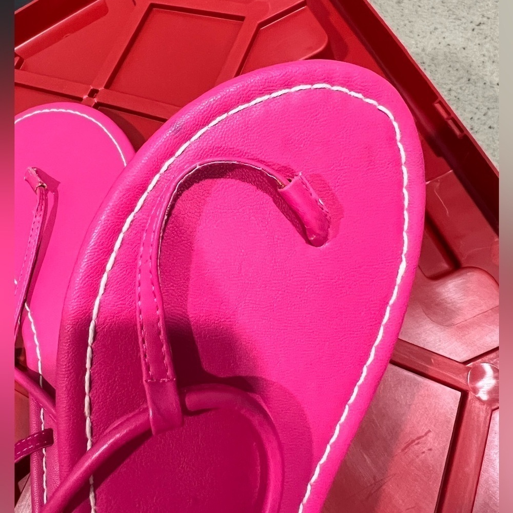 NEW NWT Old Navy women’s sandals pink 9 - Picture 3 of 7